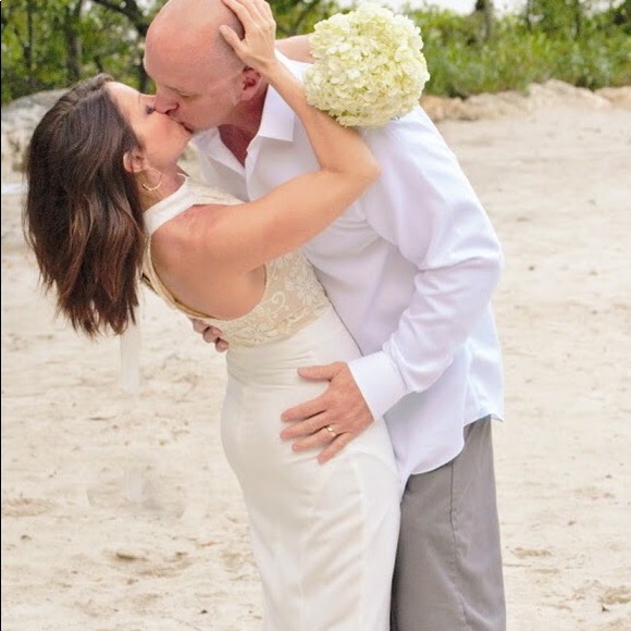 Meet your Posher, Jennifer - Picture 2 of 2